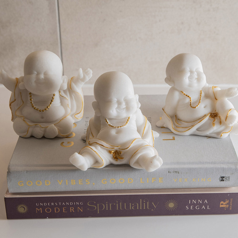 Monk Sitting Back Statue White &Gold 9x7cm