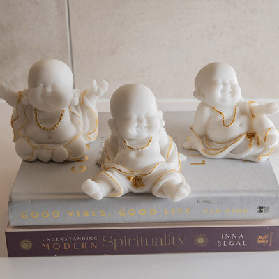 Monk Sitting Back Statue White &Gold 9x7cm