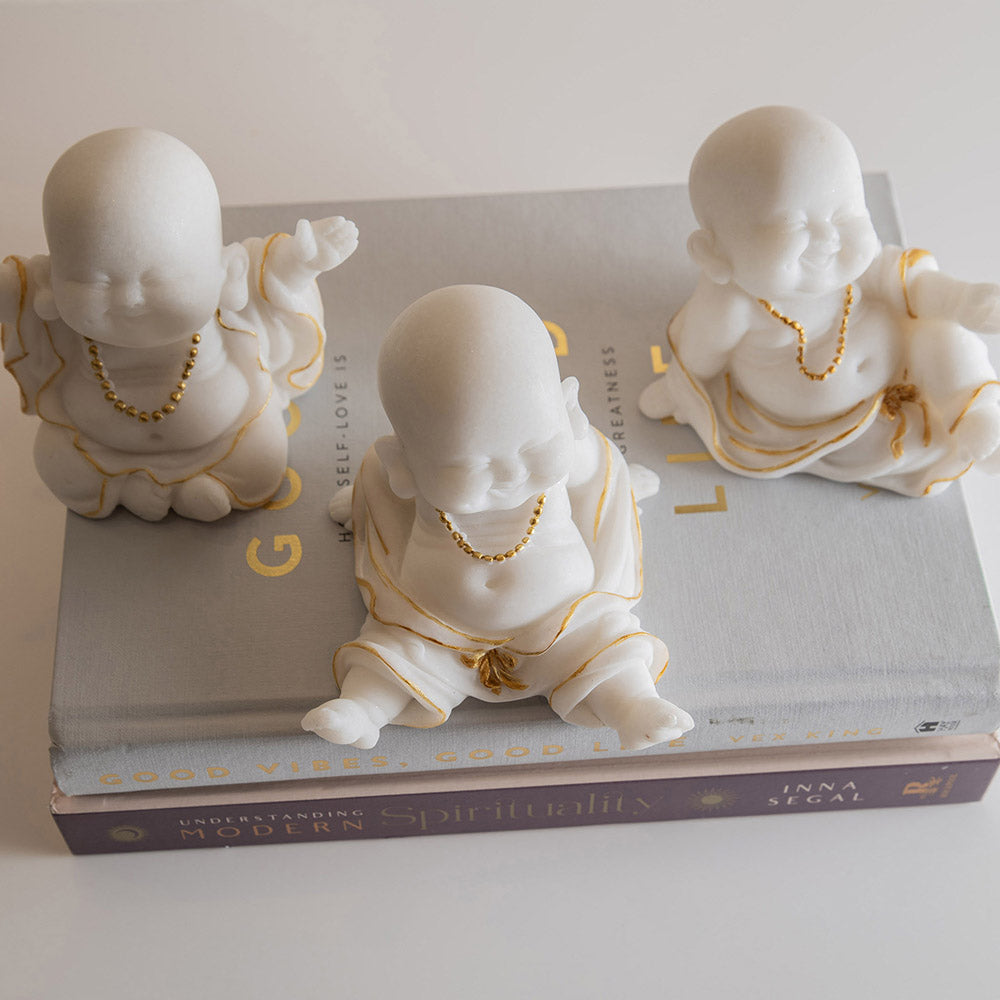 Monk Sitting Back Statue White &Gold 9x7cm