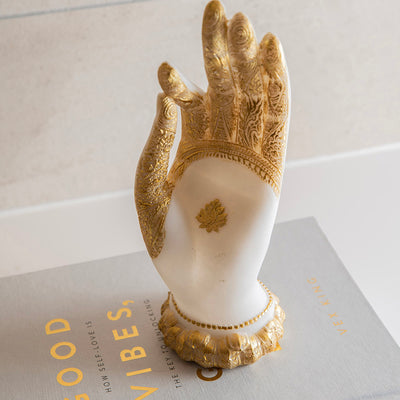 Buddha Hand Statue White & Gold 7x18cm